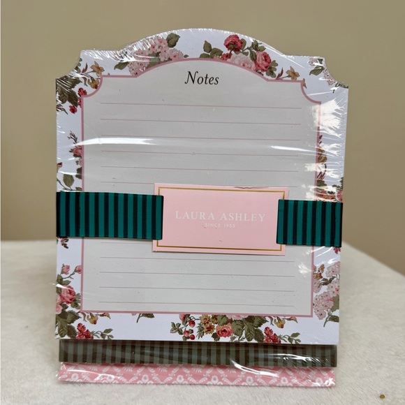 Laura Ashley Notepad - Picture 1 of 3